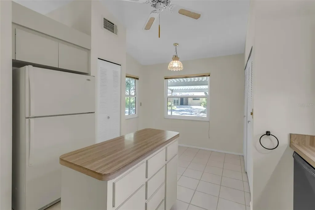 4877 Village Gardens Drive Sarasota FL 34234