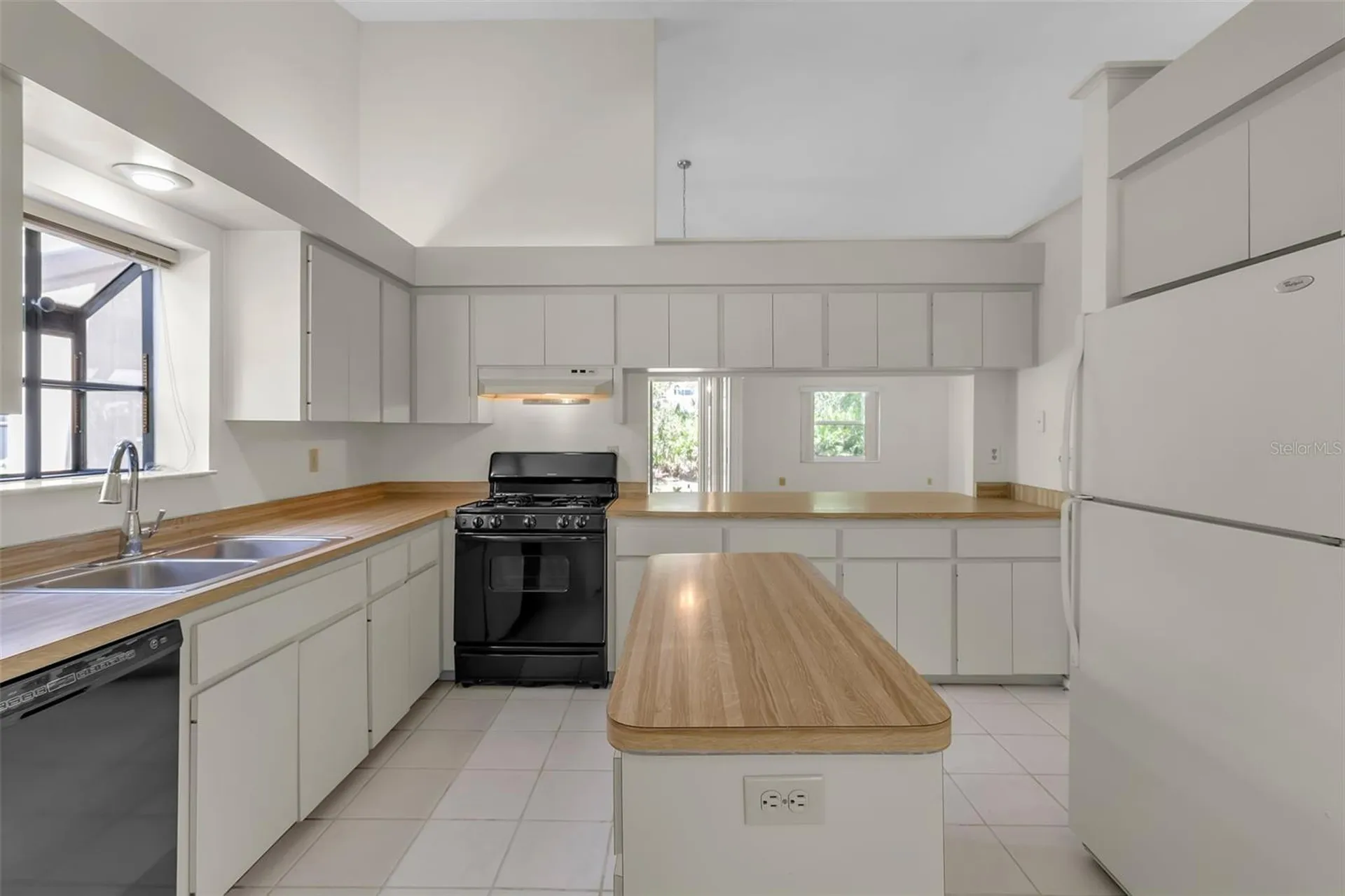 4877 Village Gardens Drive Sarasota FL 34234