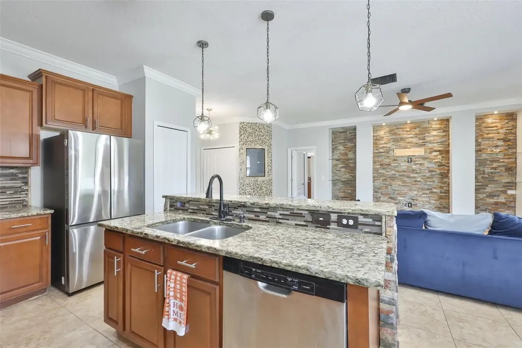 401 Britton Shores Court Ruskin FL 33570