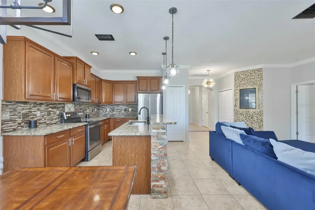 401 Britton Shores Court Ruskin FL 33570