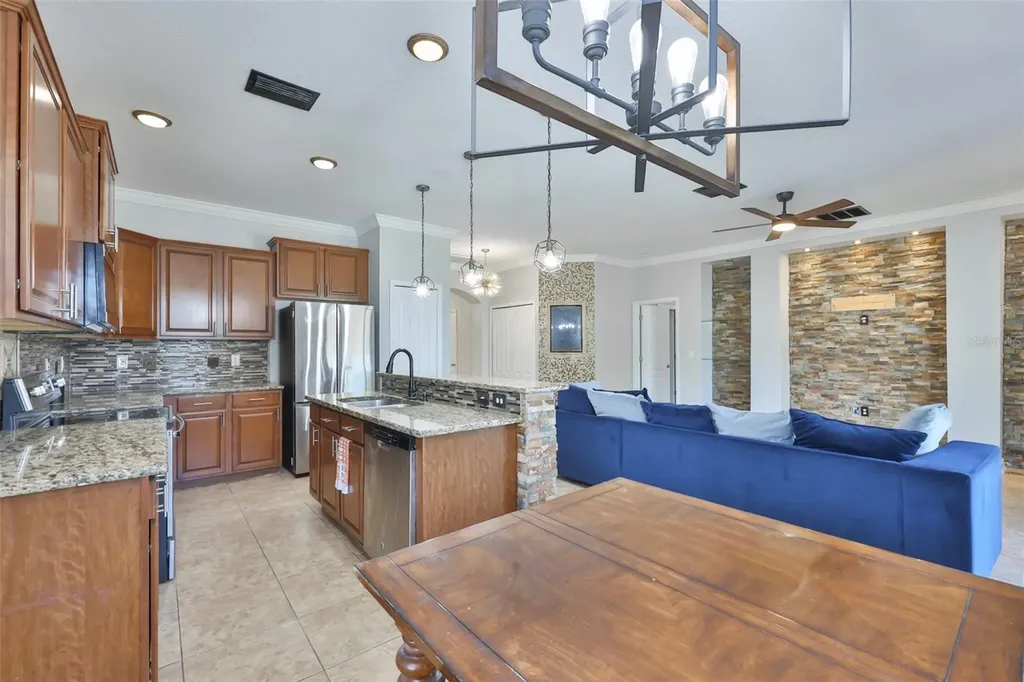 401 Britton Shores Court Ruskin FL 33570