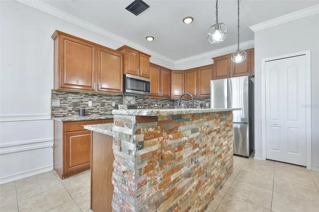 401 Britton Shores Court Ruskin FL 33570