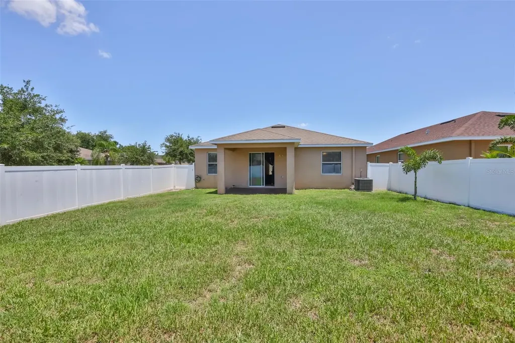 401 Britton Shores Court Ruskin FL 33570