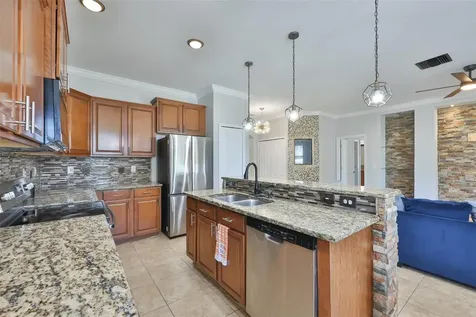 401 Britton Shores Court Ruskin FL 33570