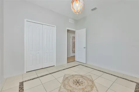 401 Britton Shores Court Ruskin FL 33570