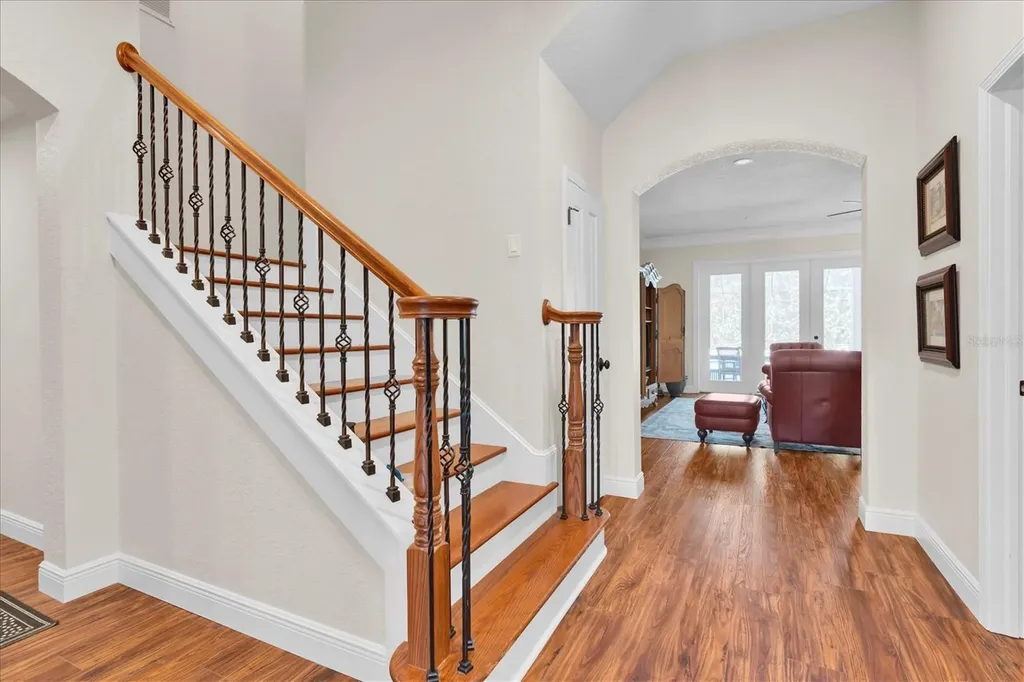 16301 Dunlindale Drive Lithia FL 33547