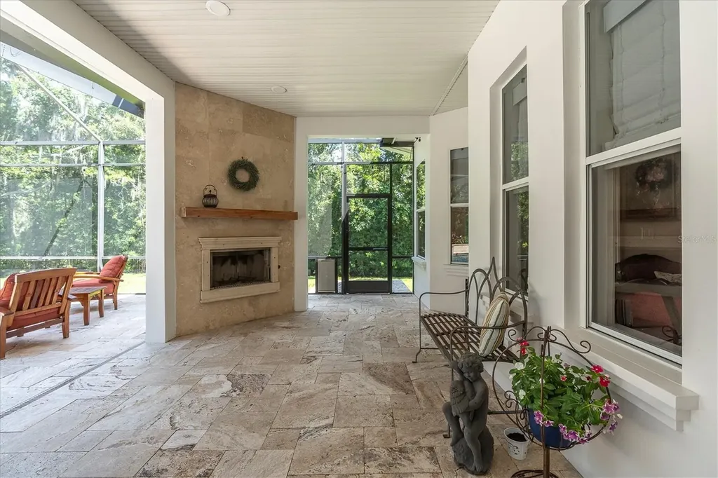 16301 Dunlindale Drive Lithia FL 33547
