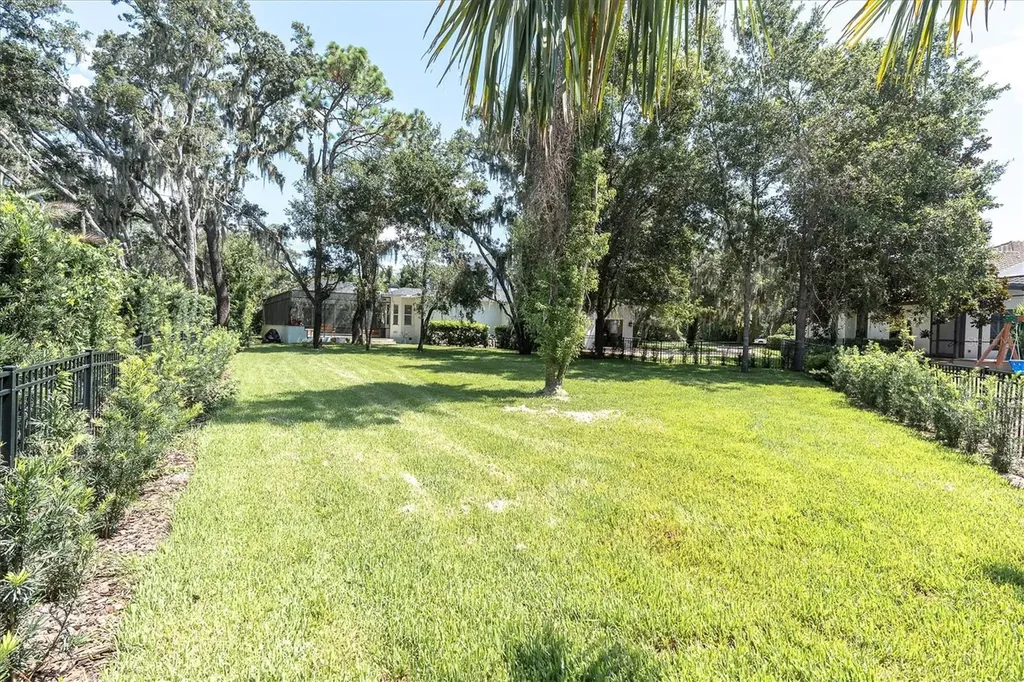 16301 Dunlindale Drive Lithia FL 33547
