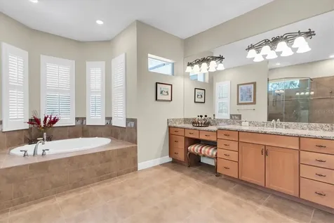 16301 Dunlindale Drive Lithia FL 33547