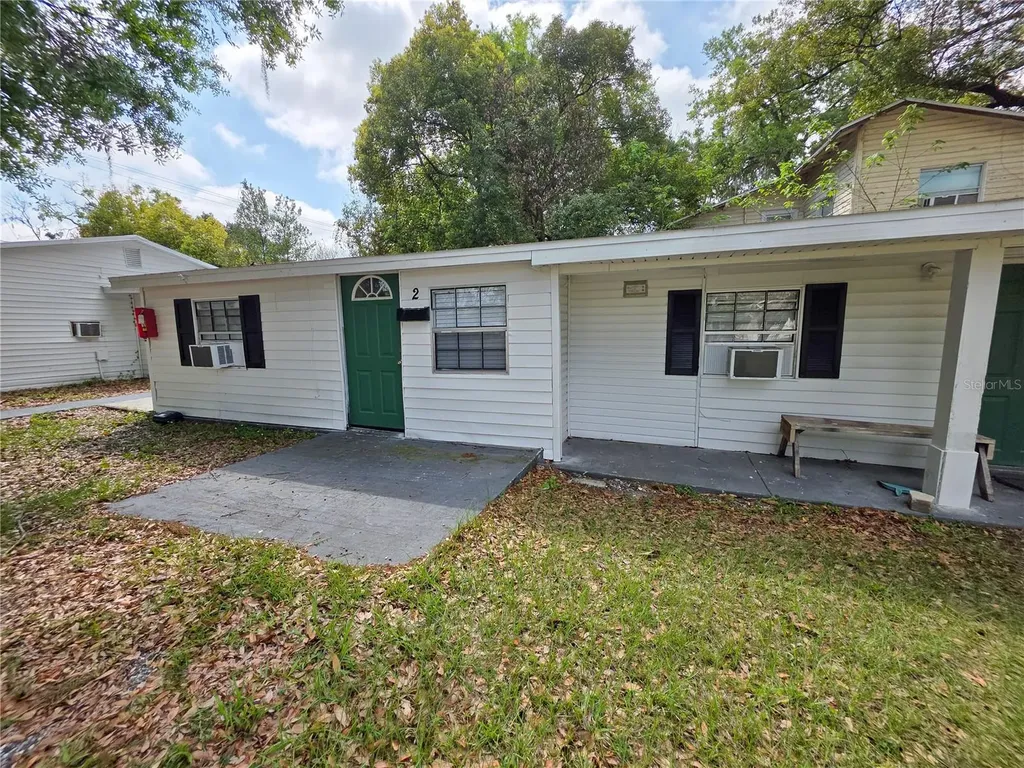 501 W Baker Street Plant City FL 33563