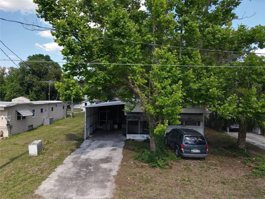 28814 Hubbard Street Leesburg FL 34748