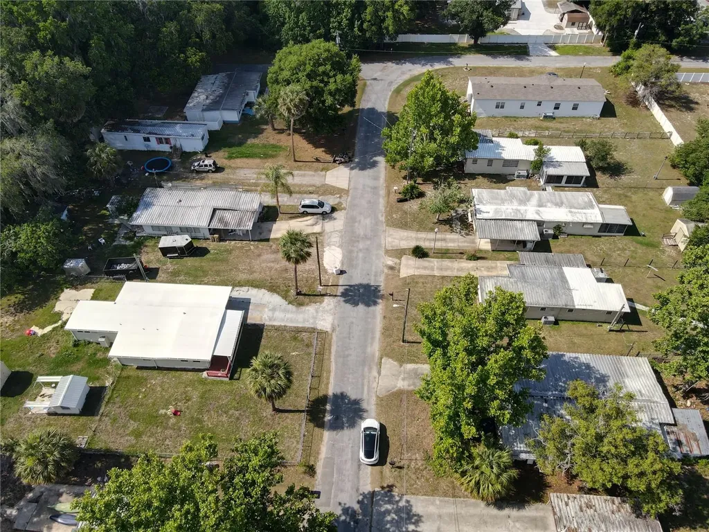 28814 Hubbard Street Leesburg FL 34748