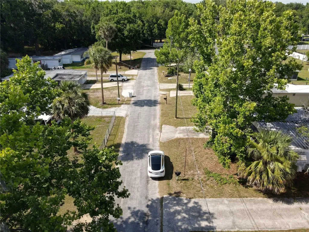 28814 Hubbard Street Leesburg FL 34748
