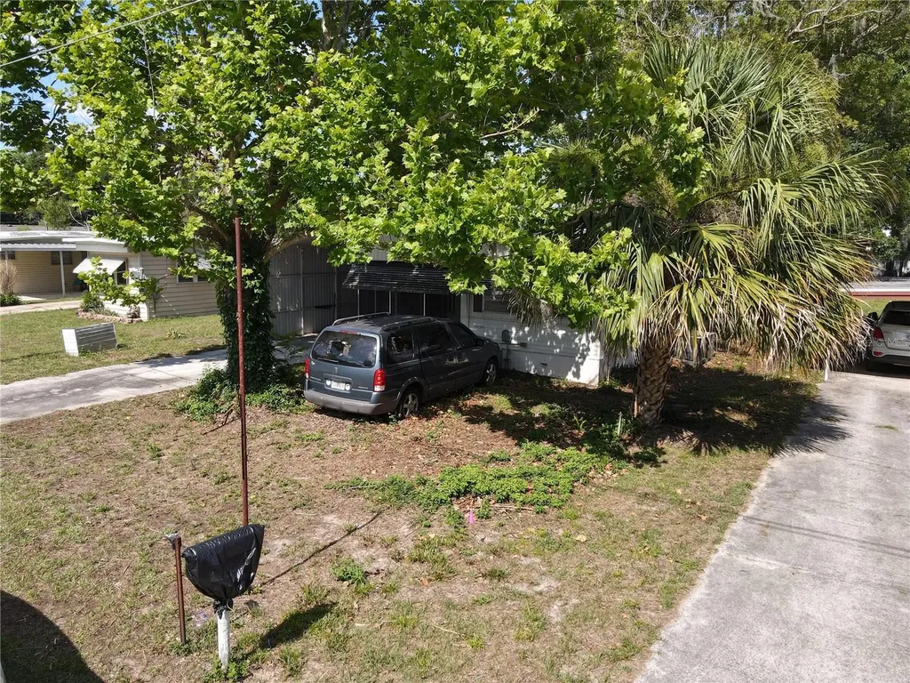 28814 Hubbard Street Leesburg FL 34748