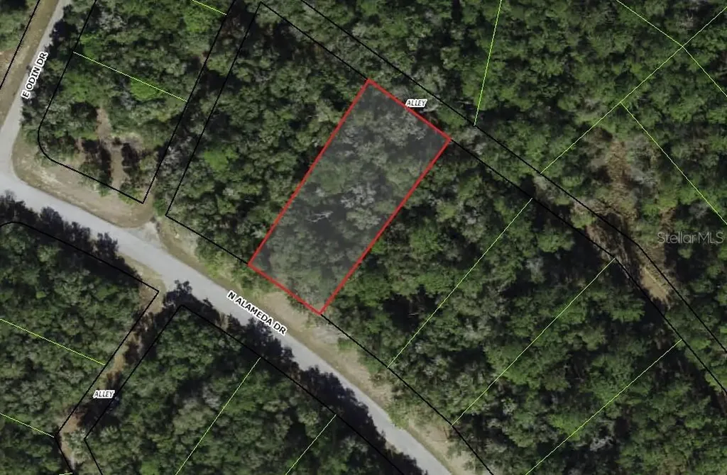 8755 N Alameda Drive Dunnellon FL 34434