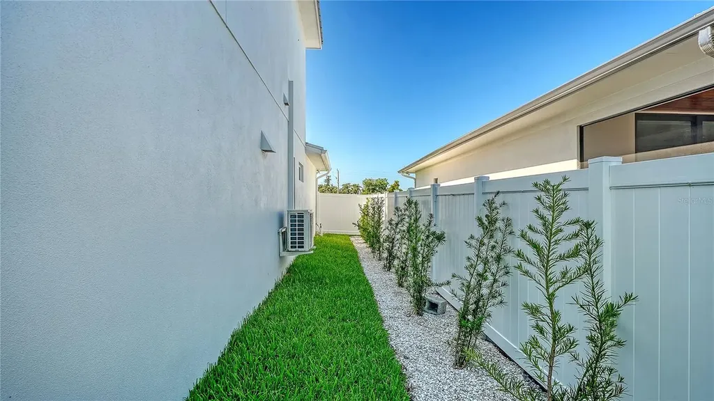 7808 20th Place W Bradenton FL 34209