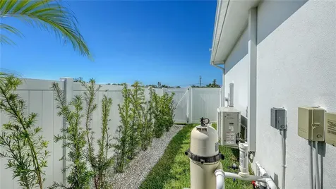 7808 20th Place W Bradenton FL 34209