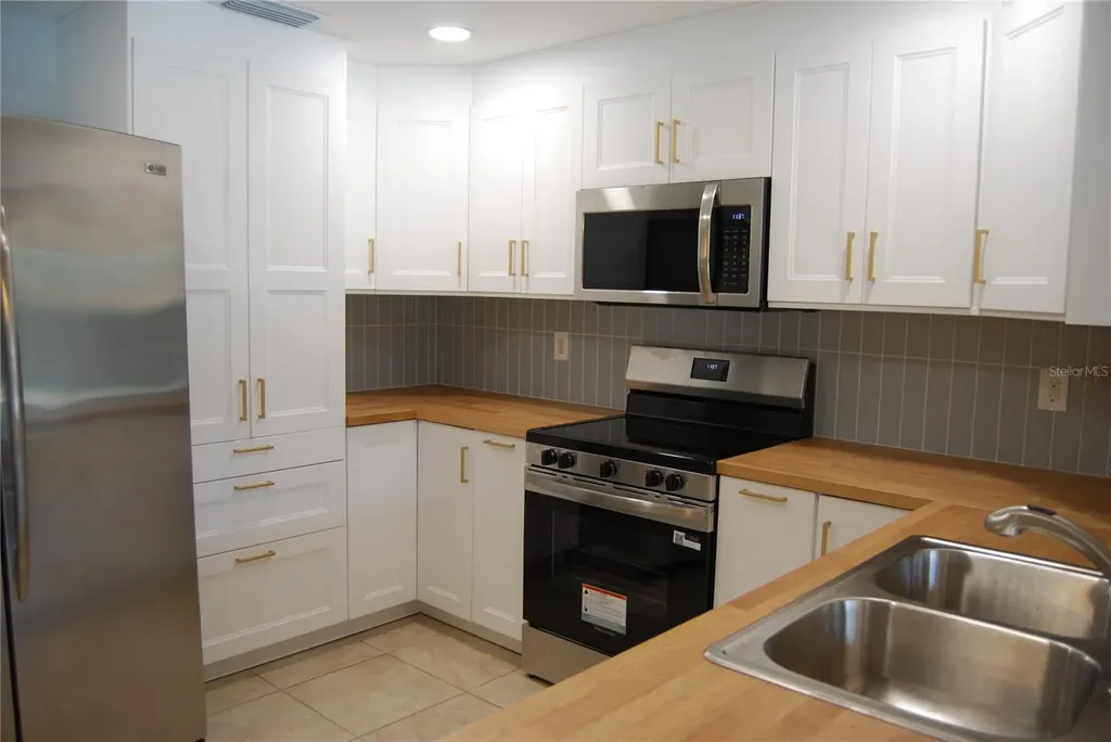 8307 Vallejo Place Tampa FL 33614