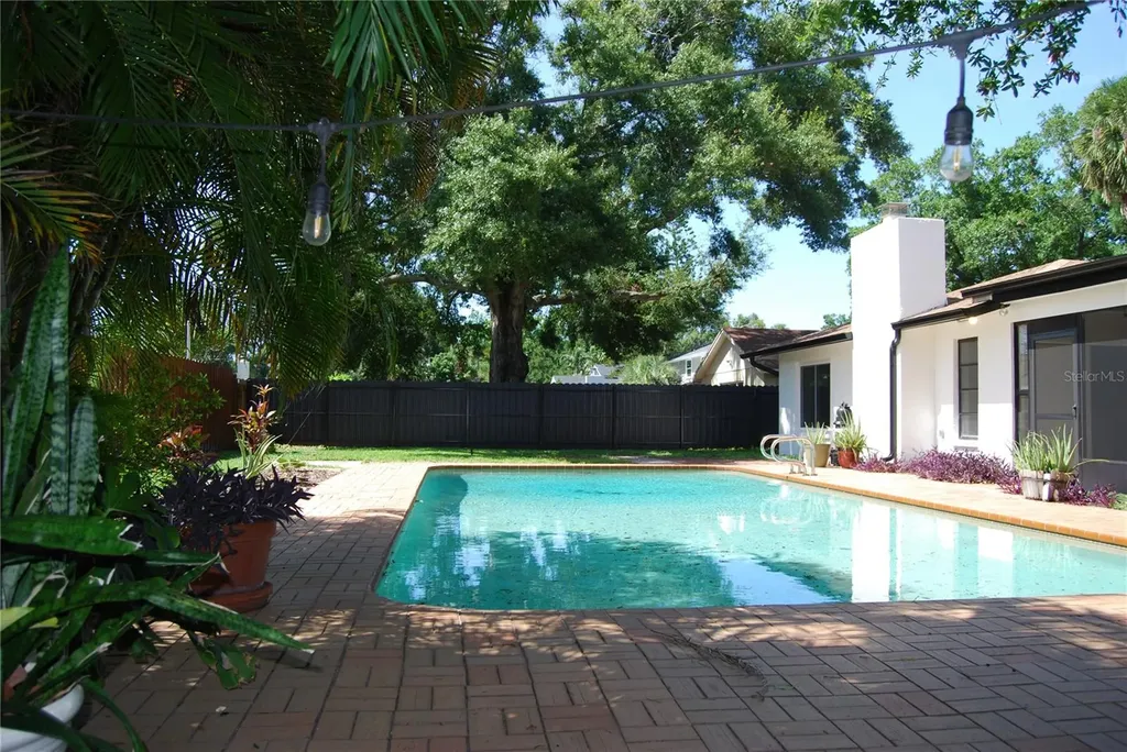 8307 Vallejo Place Tampa FL 33614