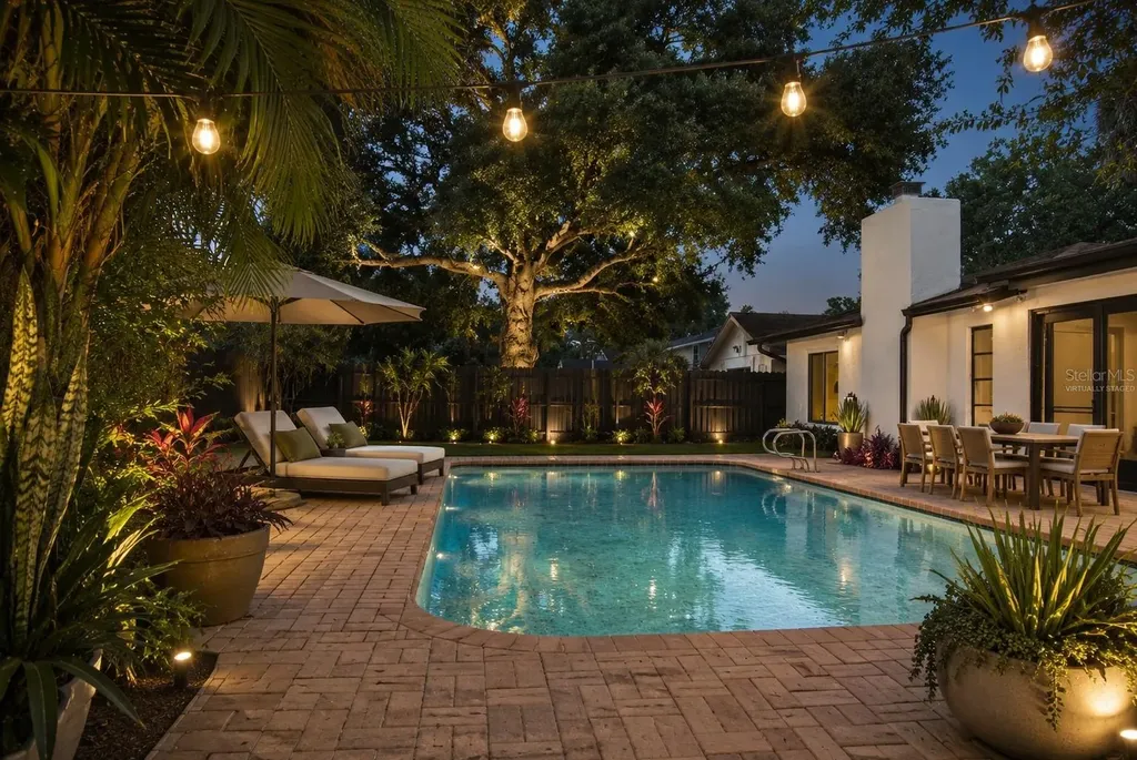 8307 Vallejo Place Tampa FL 33614