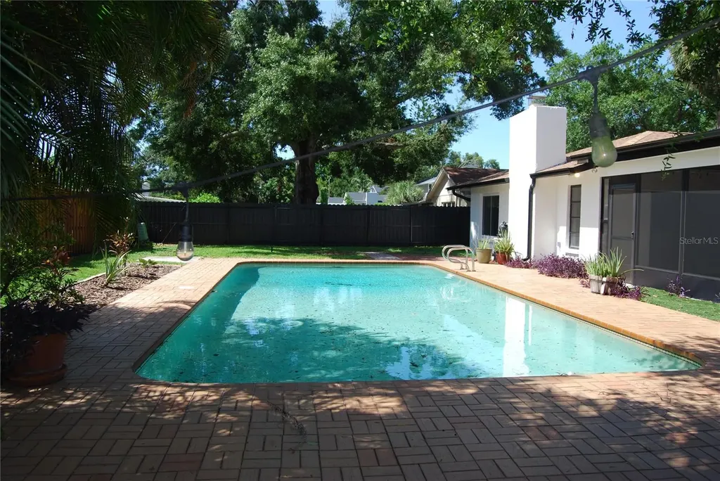 8307 Vallejo Place Tampa FL 33614