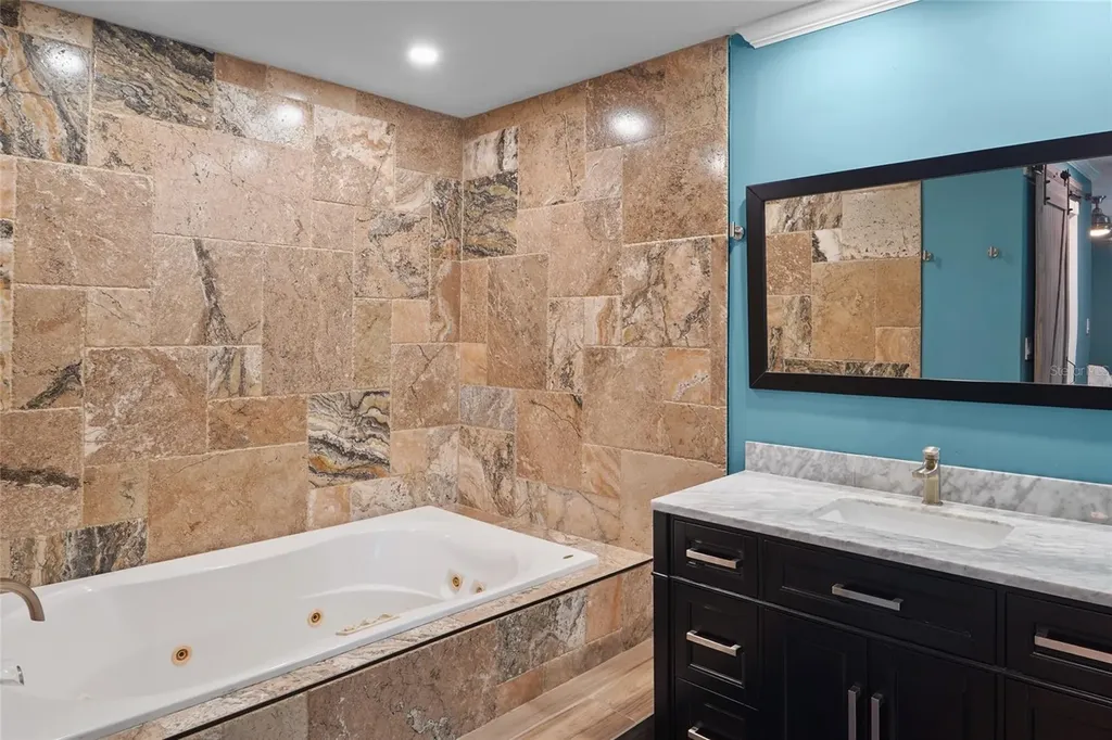 9545 135th Street Seminole FL 33776