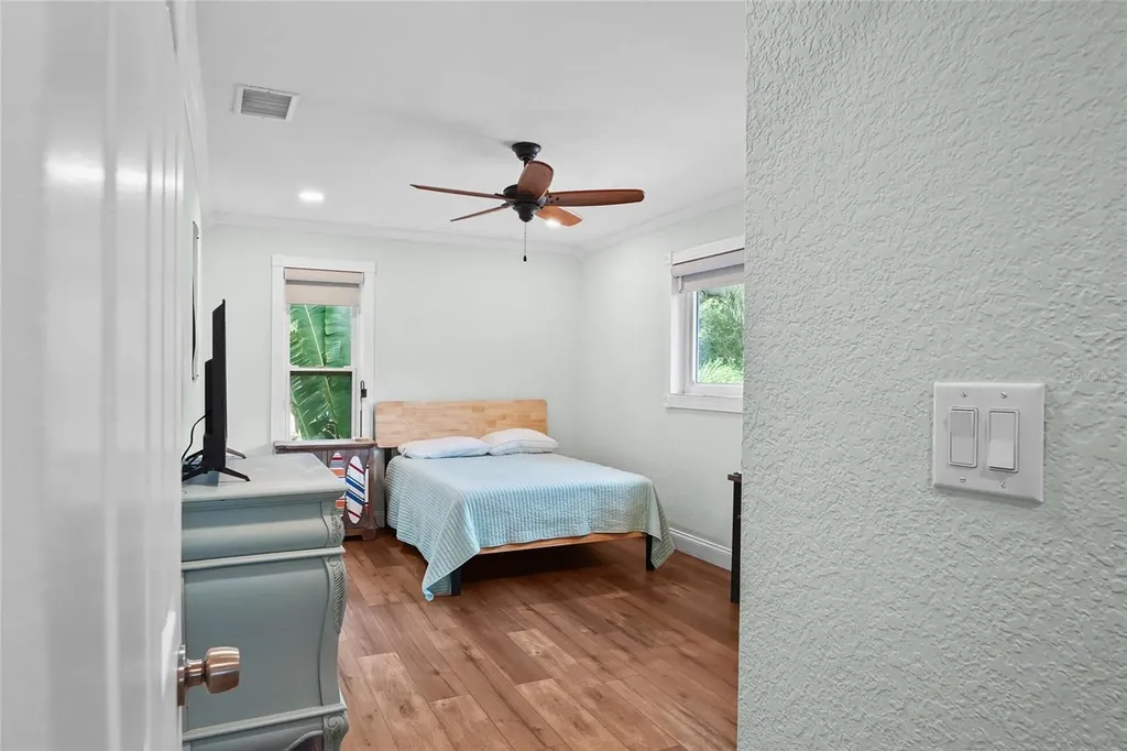 9545 135th Street Seminole FL 33776