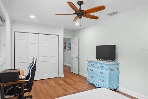 9545 135th Street Seminole FL 33776