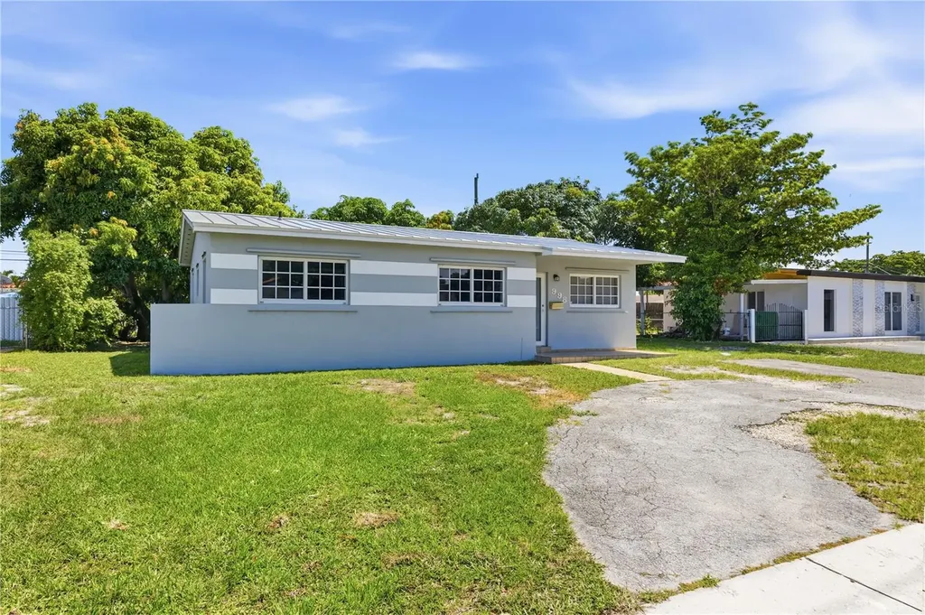 998 W 68th Street Hialeah FL 33014