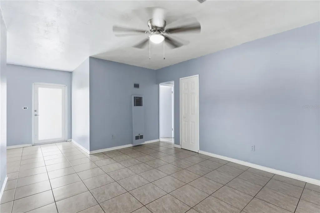 998 W 68th Street Hialeah FL 33014