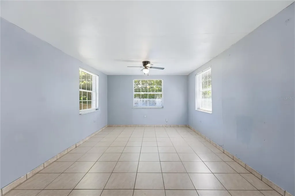 998 W 68th Street Hialeah FL 33014