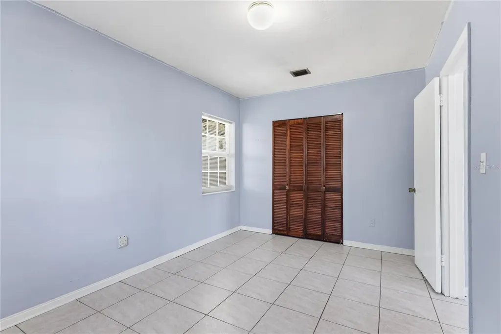 998 W 68th Street Hialeah FL 33014