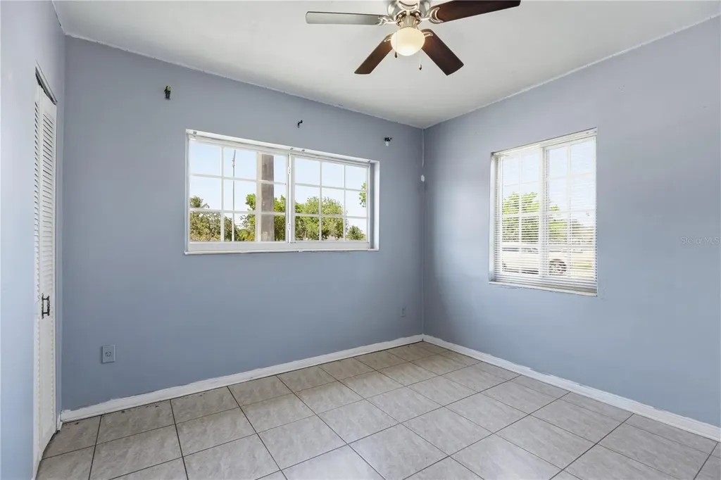 998 W 68th Street Hialeah FL 33014