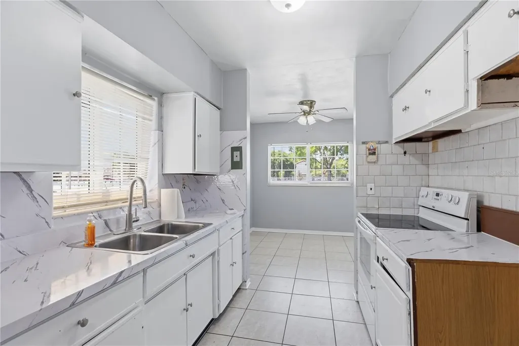 998 W 68th Street Hialeah FL 33014