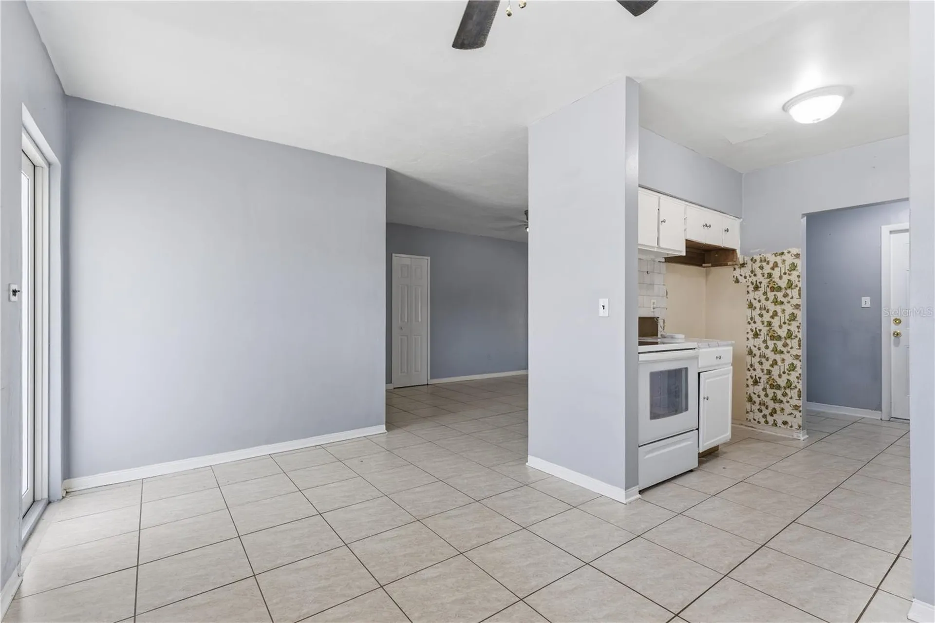 998 W 68th Street Hialeah FL 33014