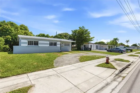 998 W 68th Street Hialeah FL 33014