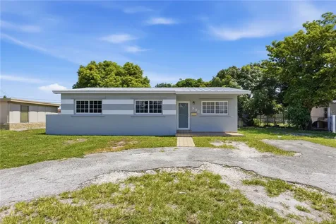 998 W 68th Street Hialeah FL 33014