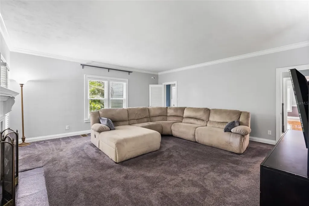 755 W Pierce Street Lake Alfred FL 33850