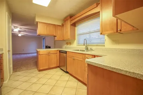 2014 Charnes Drive Lakeland FL 33813