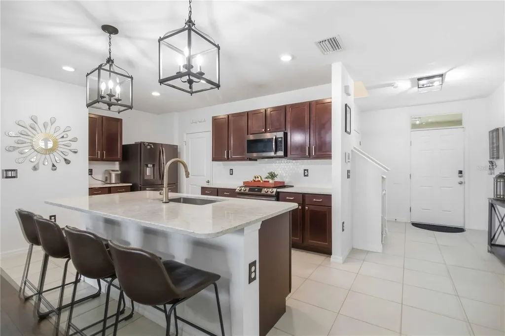 10230 Geese Trail Circle Sun City Center FL 33573