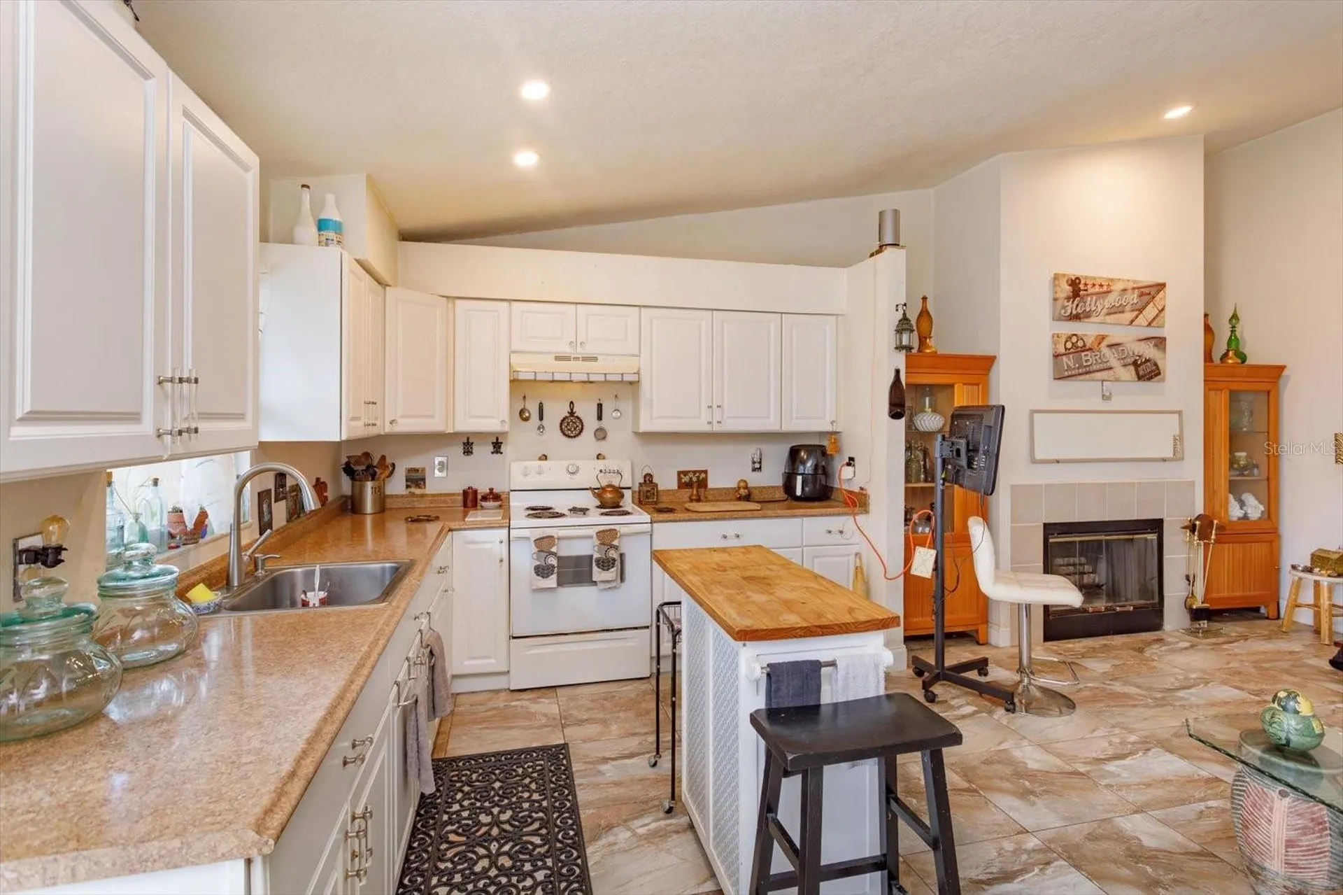 2501 Long Meadow Way Orlando FL 32817