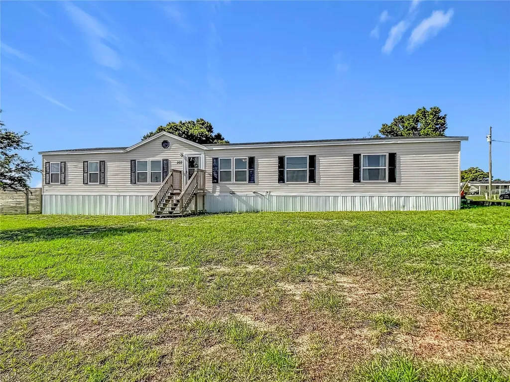 202 Waverly Loop Lake Wales FL 33859