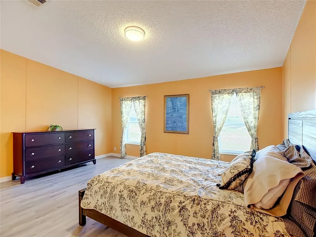 202 Waverly Loop Lake Wales FL 33859