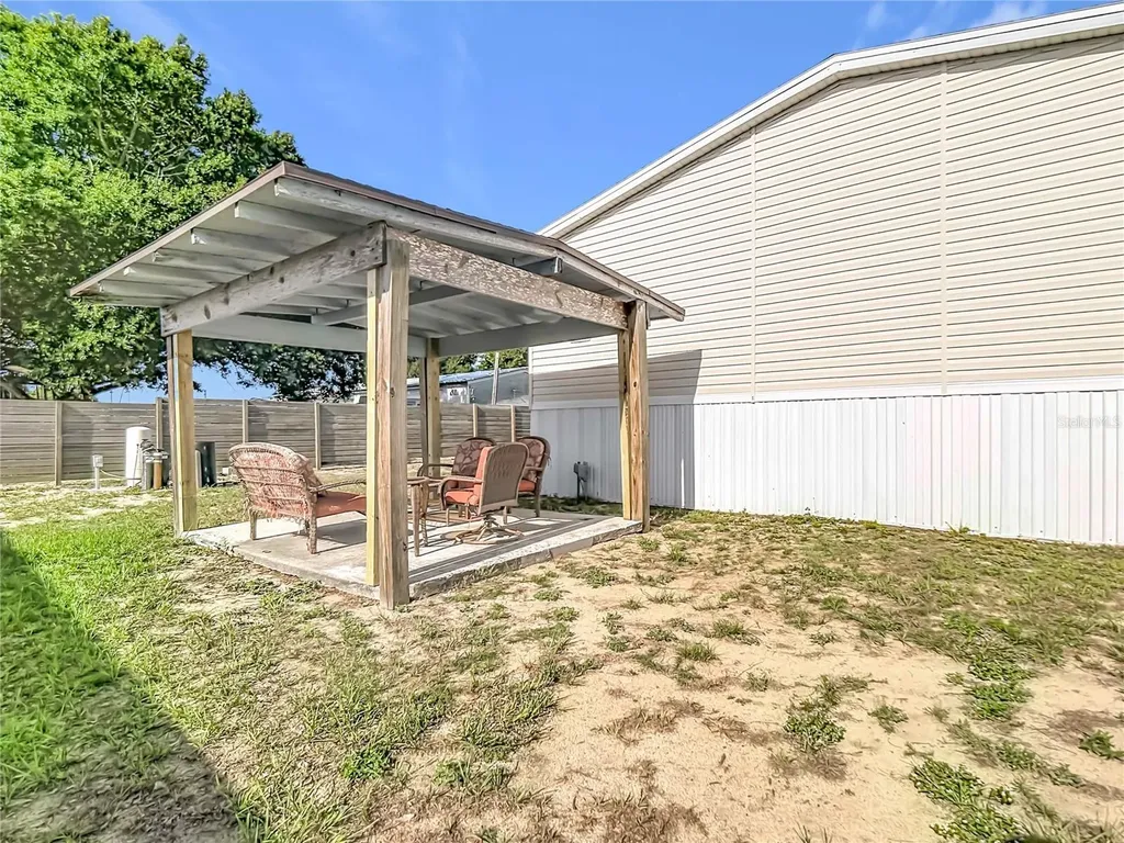 202 Waverly Loop Lake Wales FL 33859