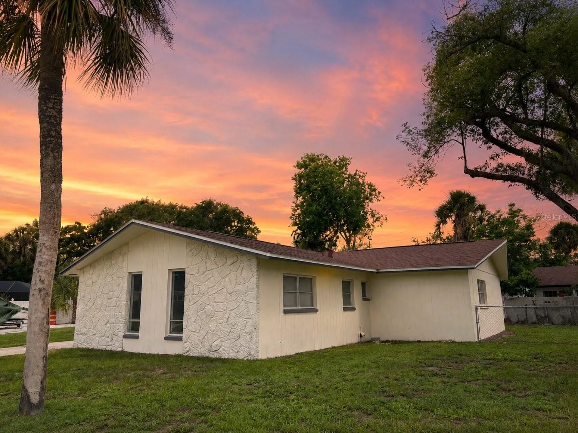 8302 N Flintrock Court Tampa FL 33615