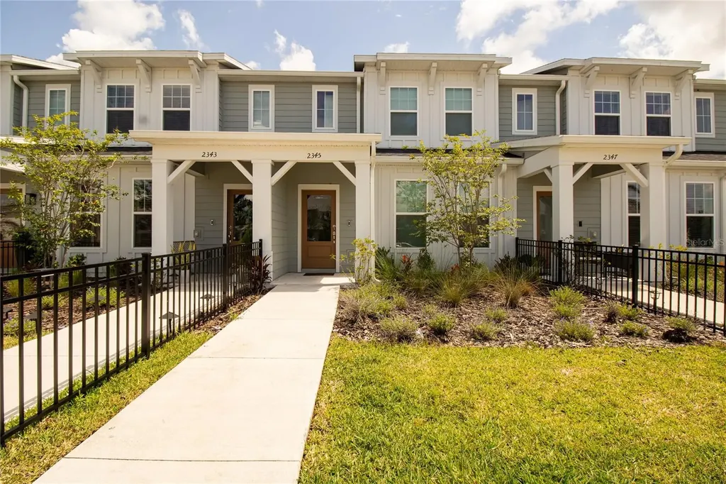2345 Southbury Kissimmee FL 34744