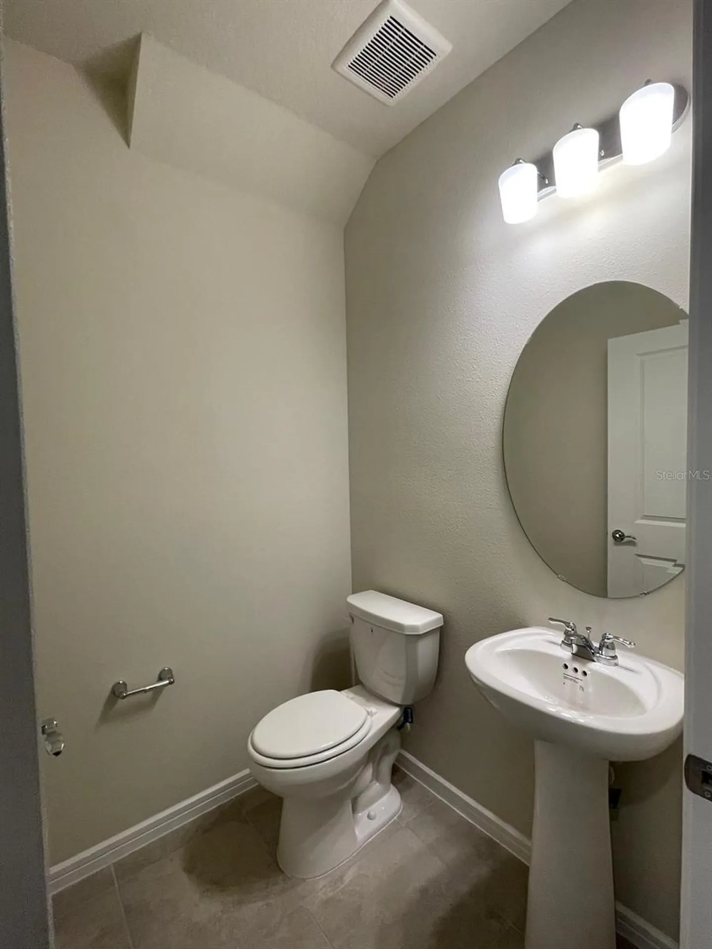 2345 Southbury Kissimmee FL 34744