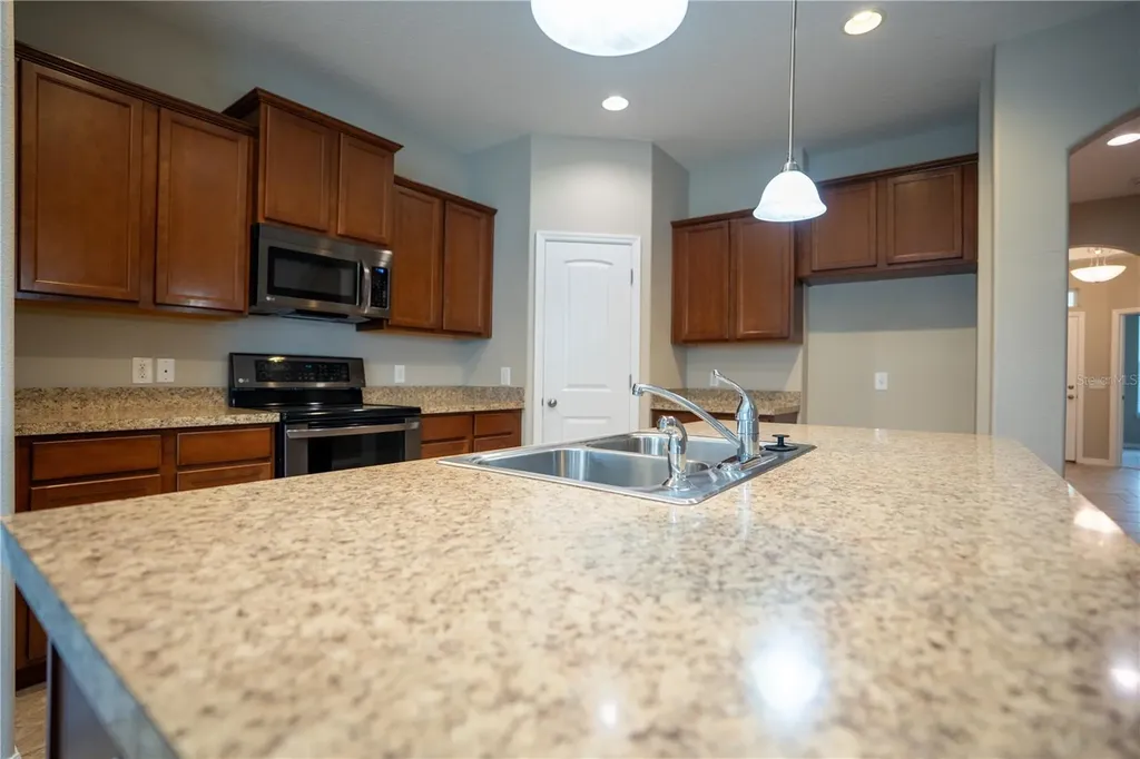 1860 Skyview Drive Auburndale FL 33823