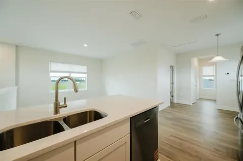 7910 Lake Flores Avenue Bradenton FL 34210