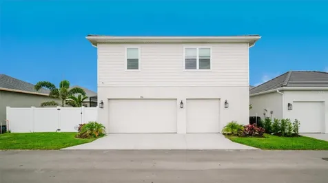 7910 Lake Flores Avenue Bradenton FL 34210